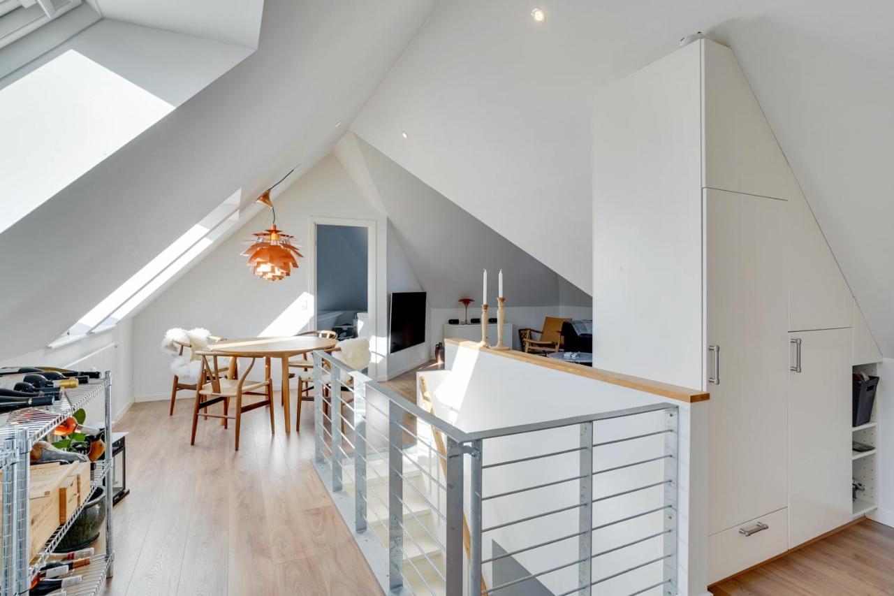 Bath Tub Penthouse In The Appartement *