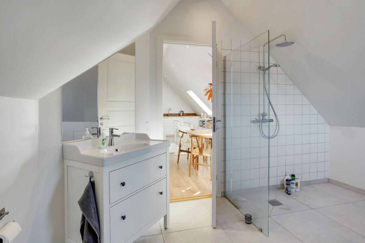 Bath Tub Penthouse In The *